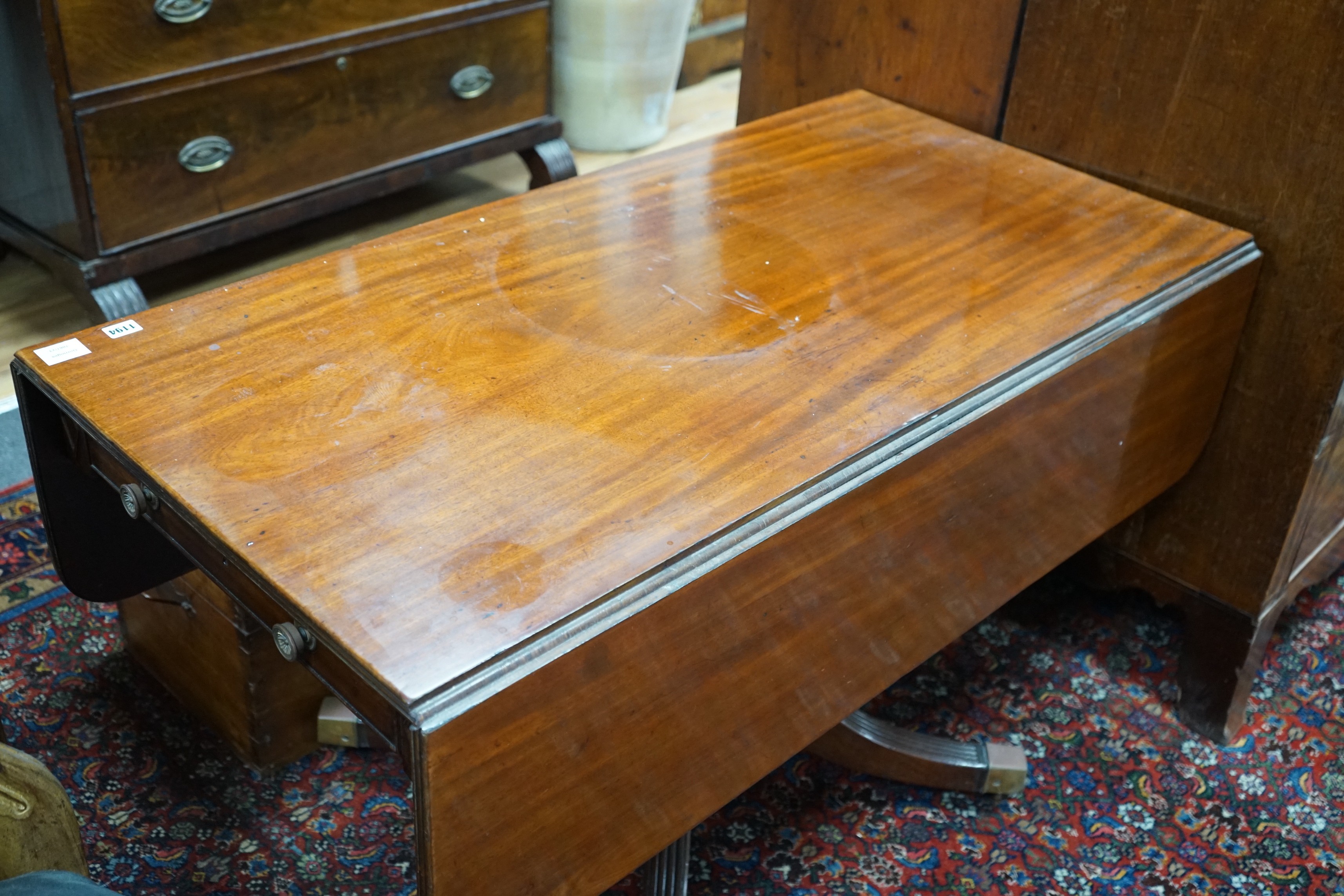 A Regency mahogany Pembroke table, width 122cm, depth 64cm, height 73cm